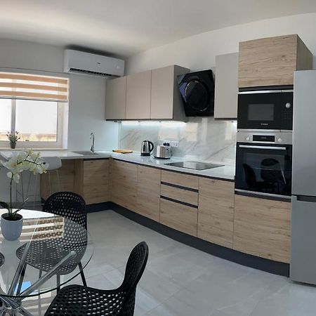 Seaside Apartment In 그지라 외부 사진